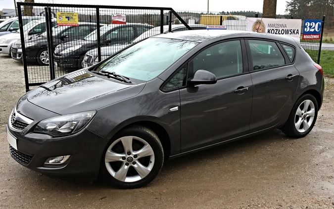 Opel Astra cena 23500 przebieg: 158000, rok produkcji 2012 z Gostynin małe 781